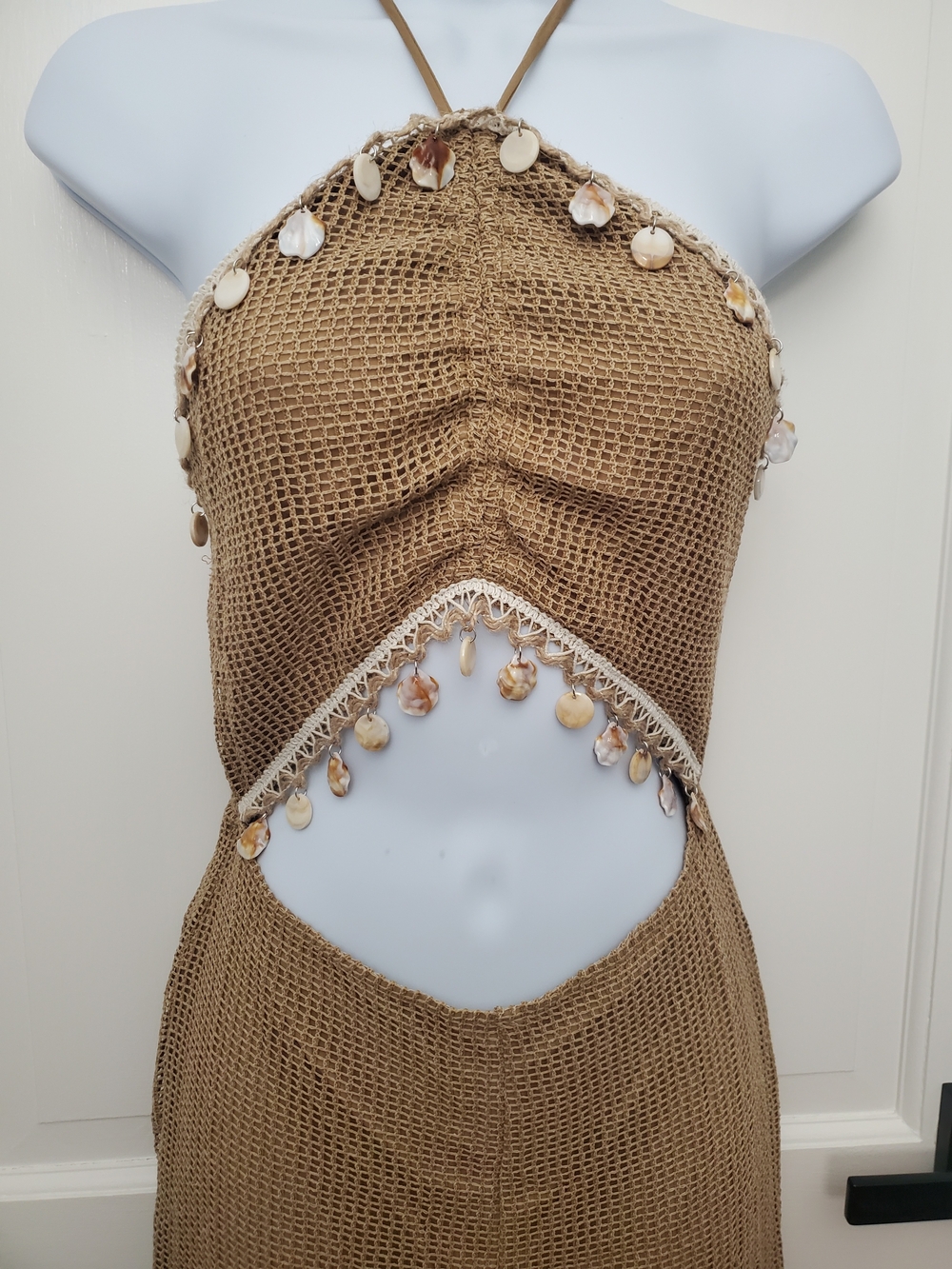 Fashion Nova Brown Crochet Halter Wide-Leg Jumpsuit with Shell Trim NWT size S - Picture 3 of 5